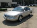 2001 Ivory Parchment Tri-Coat Lincoln Continental   photo #1