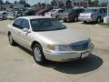 2001 Ivory Parchment Tri-Coat Lincoln Continental   photo #7