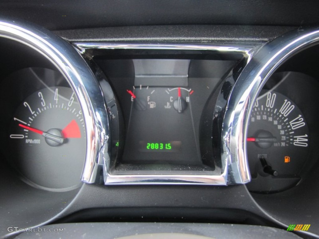 2006 Ford Mustang GT Premium Convertible Gauges Photo #51186897