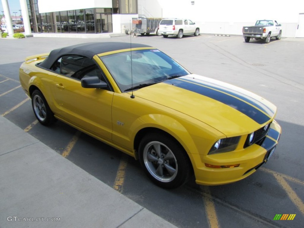 2006 Mustang GT Premium Convertible - Screaming Yellow / Black photo #25