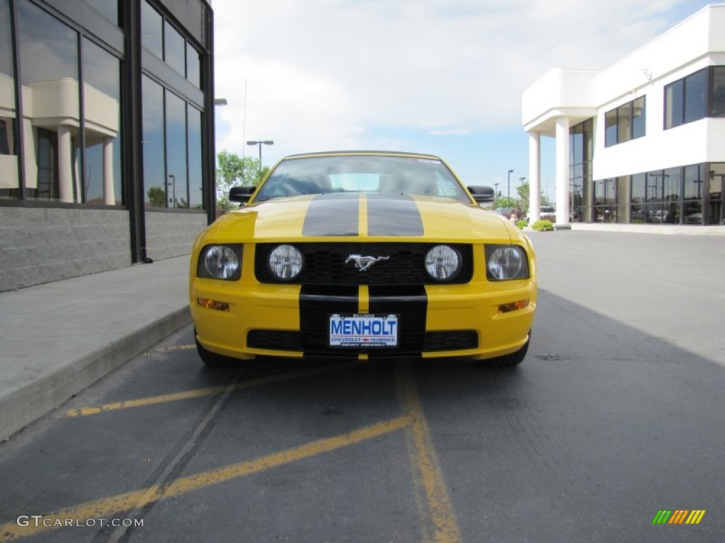 2006 Mustang GT Premium Convertible - Screaming Yellow / Black photo #27