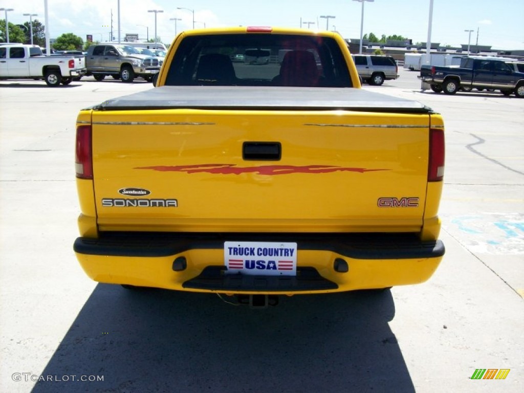 2003 Sonoma SLS Extended Cab 4x4 - Flame Yellow / Graphite photo #3