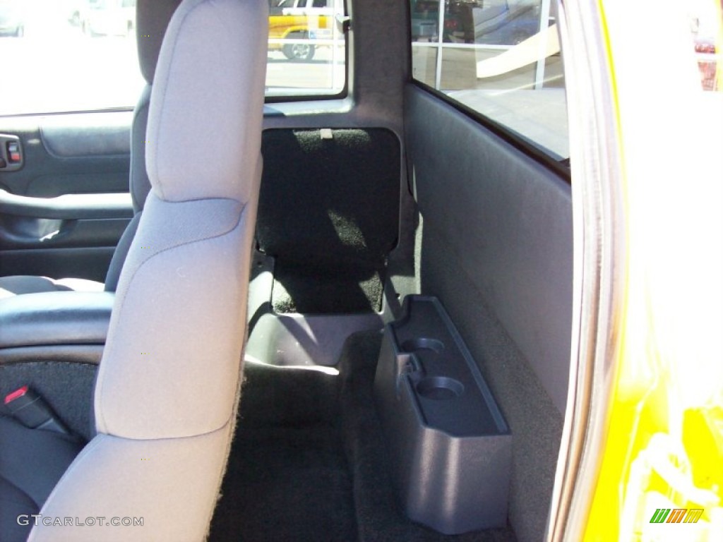 2003 Sonoma SLS Extended Cab 4x4 - Flame Yellow / Graphite photo #8