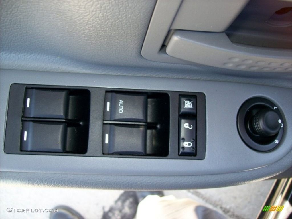2010 Dodge Dakota Big Horn Crew Cab 4x4 Controls Photo #51187155