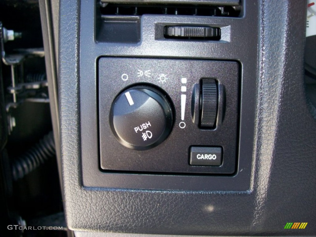 2010 Dodge Dakota Big Horn Crew Cab 4x4 Controls Photo #51187158