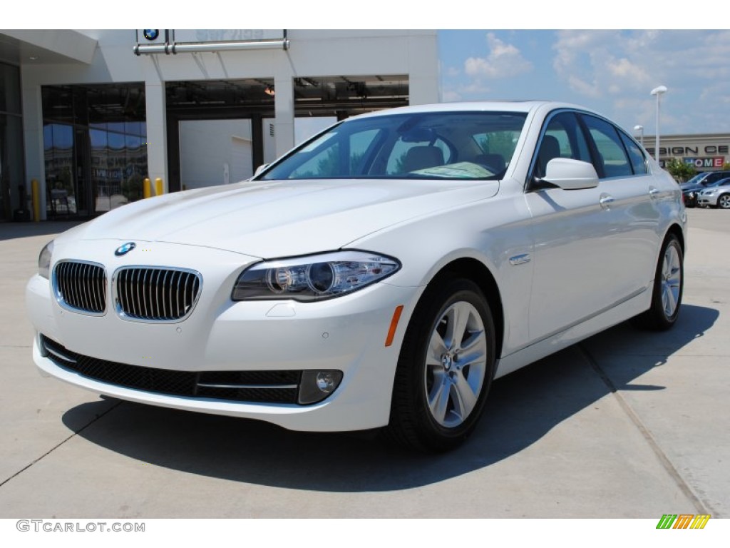 2011 5 Series 528i Sedan - Alpine White / Venetian Beige photo #1