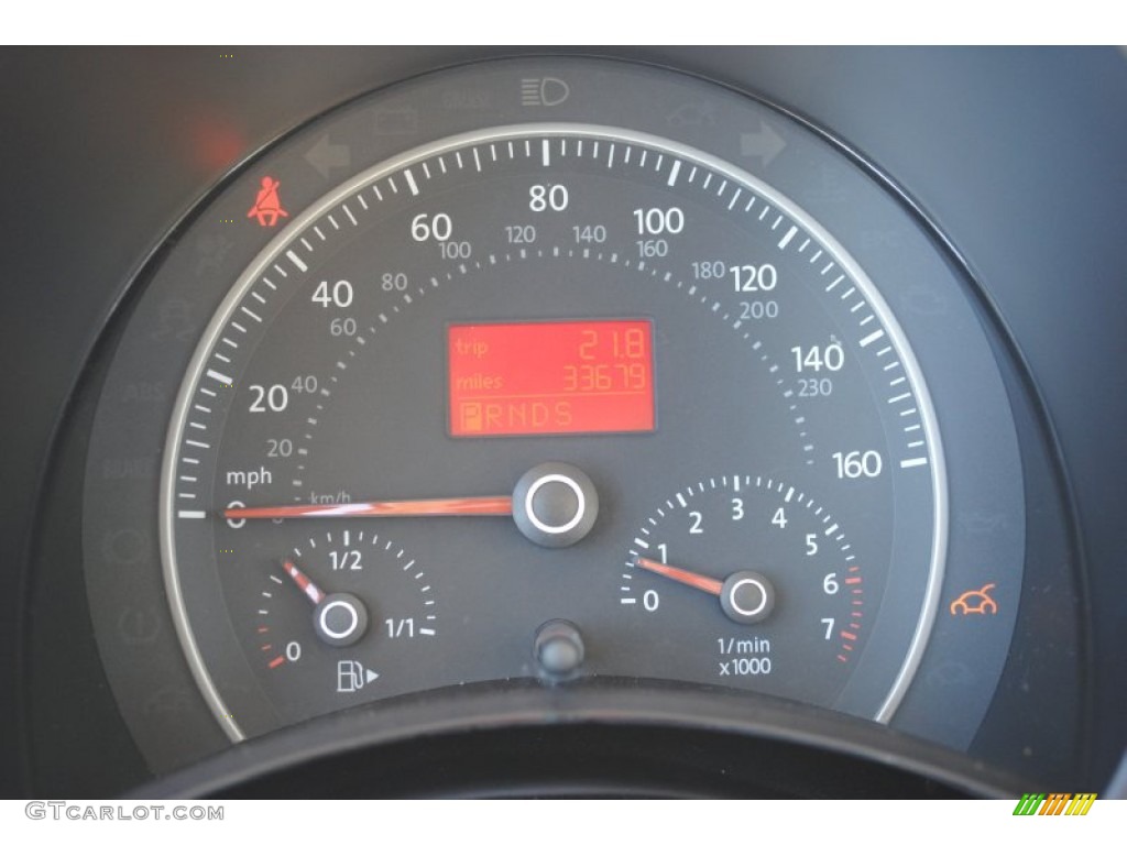2008 Volkswagen New Beetle SE Coupe Gauges Photo #51194695