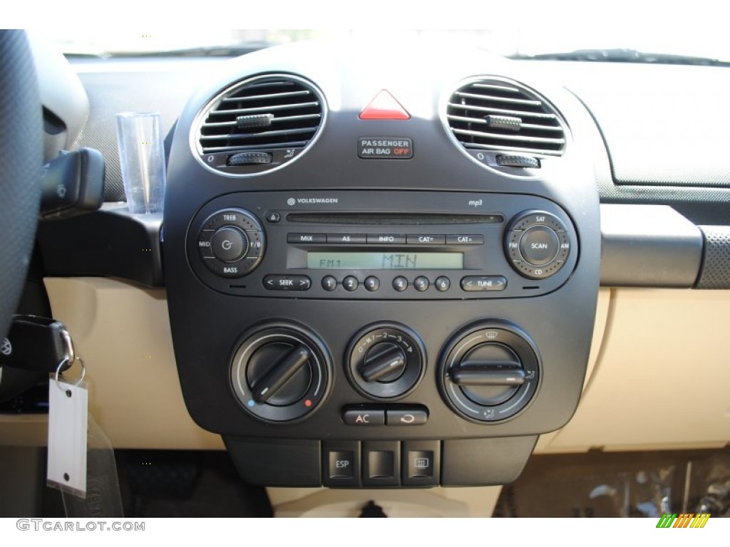 2008 Volkswagen New Beetle SE Coupe Controls Photo #51194725