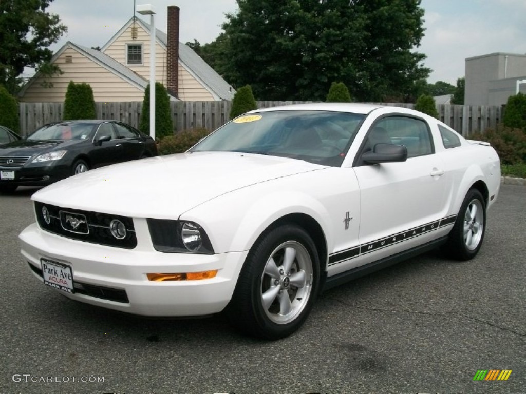 2007 Mustang V6 Deluxe Coupe - Performance White / Light Graphite photo #7
