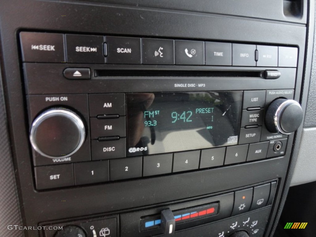 2008 Dodge Durango SXT 4x4 Controls Photo #51198127