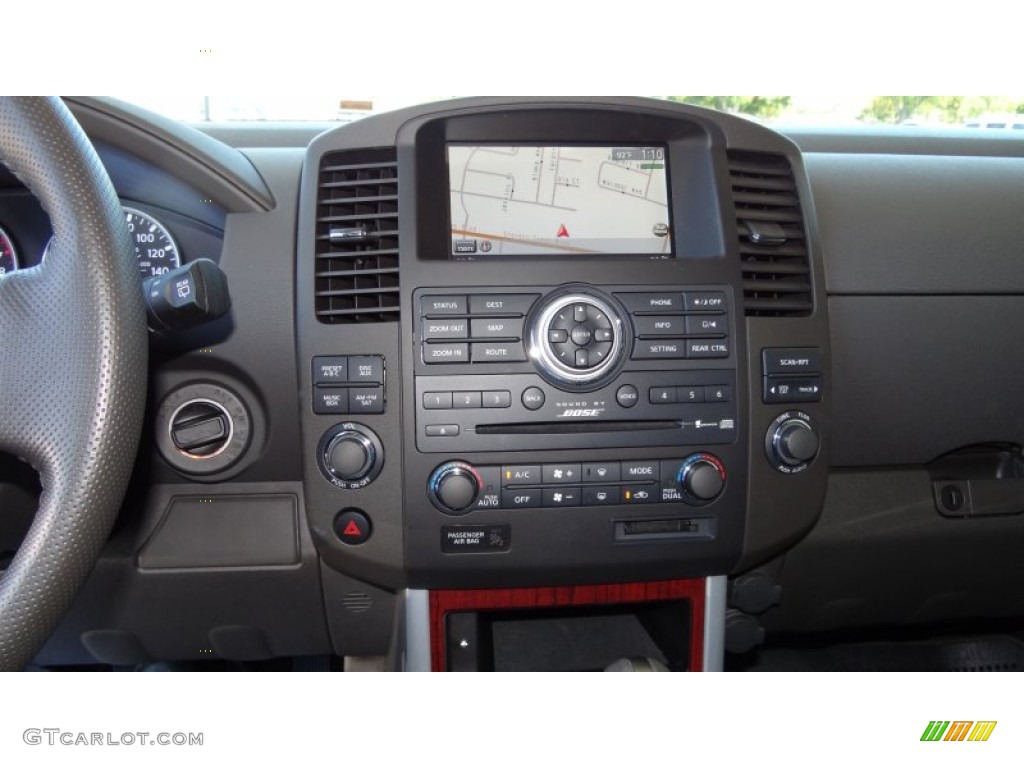 2010 Nissan Pathfinder LE 4x4 Controls Photo #51198880