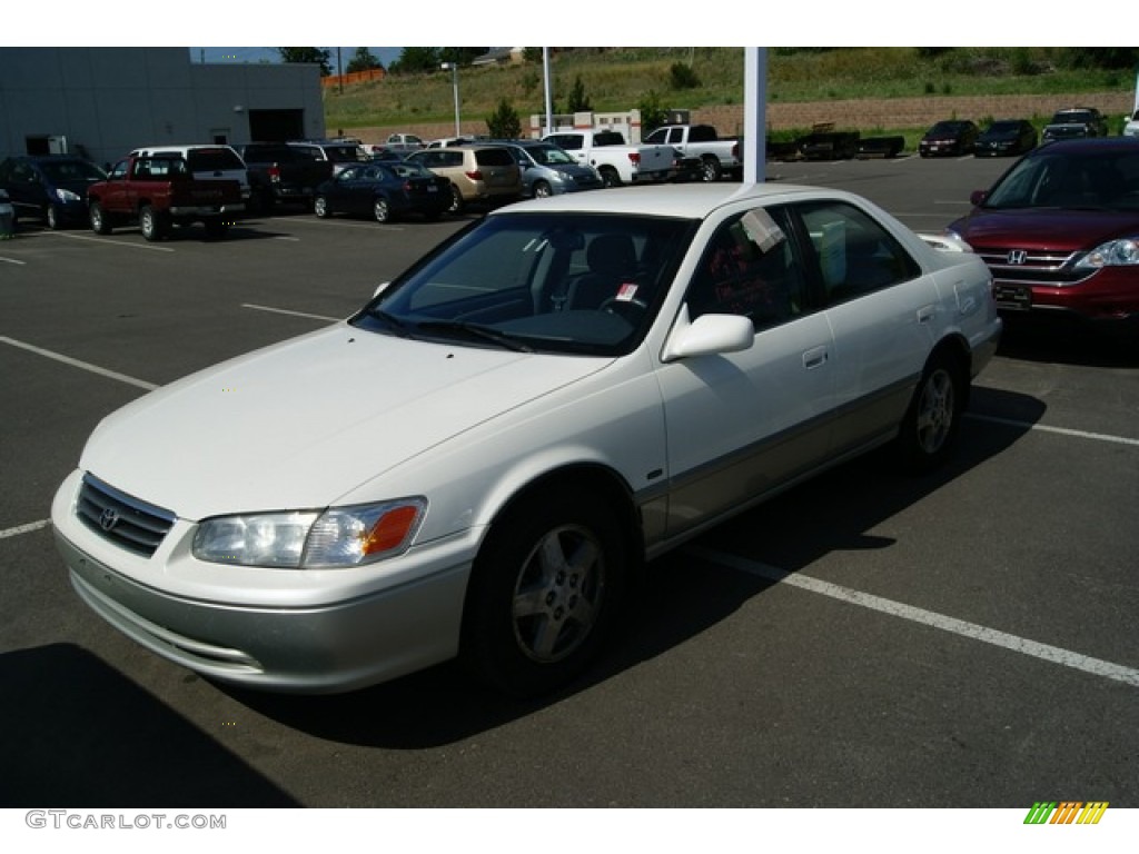 2001 Camry LE - Diamond White / Sage photo #3