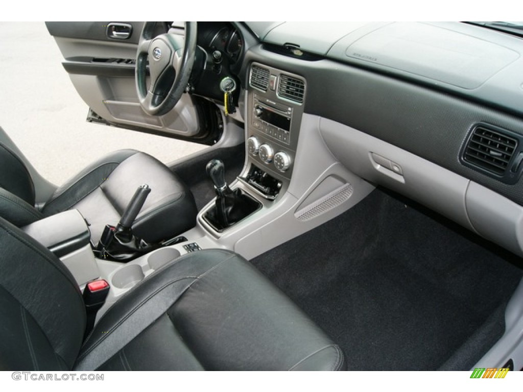 Gray Interior 2005 Subaru Forester 2.5 XT Premium Photo #51200219