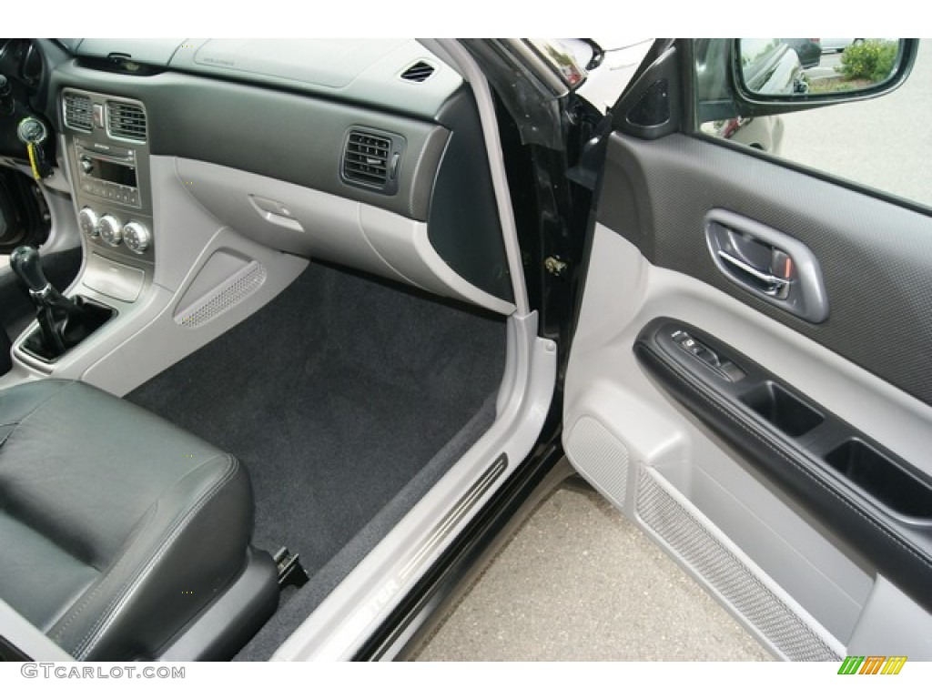 Gray Interior 2005 Subaru Forester 2.5 XT Premium Photo #51200471