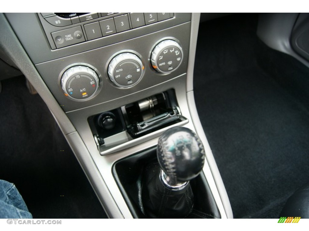 2005 Subaru Forester 2.5 XT Premium Controls Photo #51200642