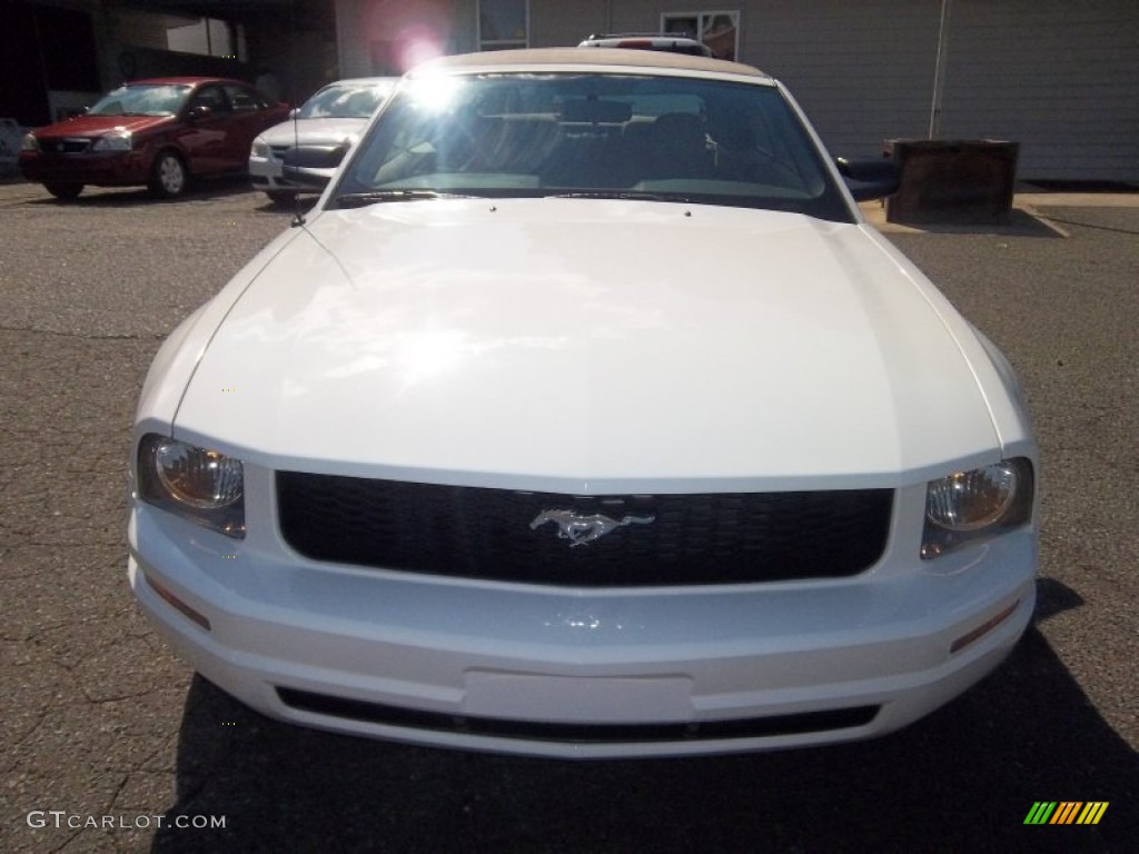 2008 Mustang V6 Premium Convertible - Performance White / Medium Parchment photo #8