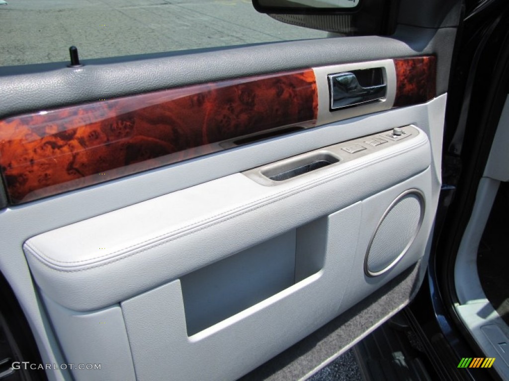 2004 Navigator Ultimate - True Blue Metallic / Dove Grey photo #10