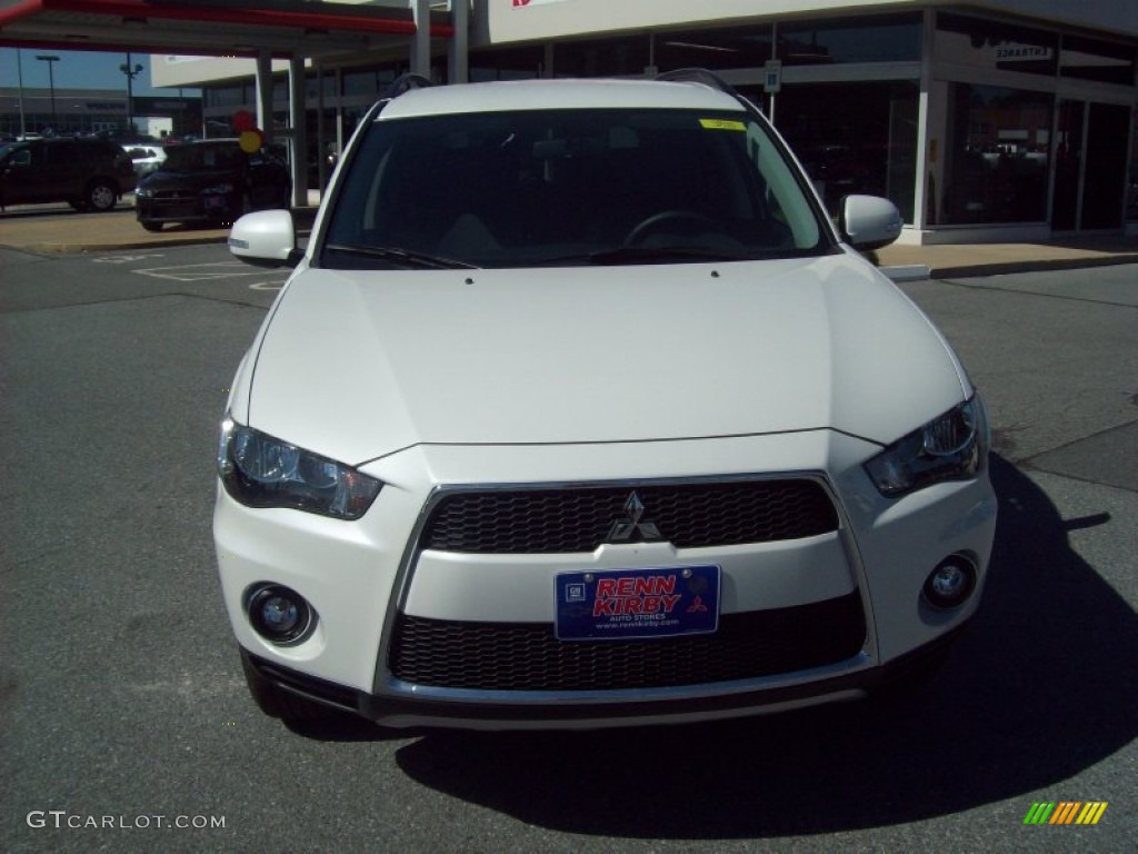 2011 Outlander SE AWD - Diamond White Pearl / Black photo #8