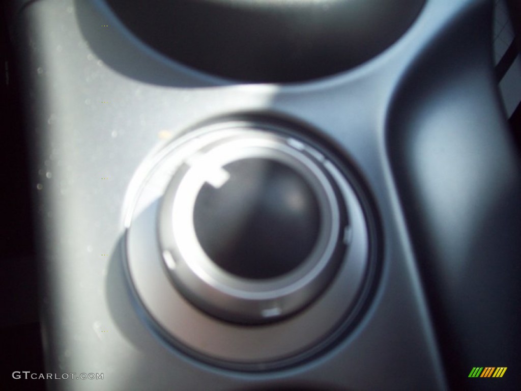 2011 Outlander SE AWD - Diamond White Pearl / Black photo #13