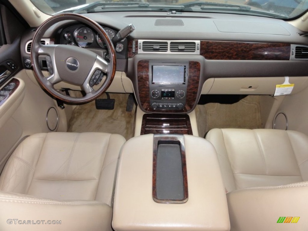 2007 GMC Sierra 1500 Denali Crew Cab 4WD Cocoa/Light Cashmere Dashboard Photo #51207941