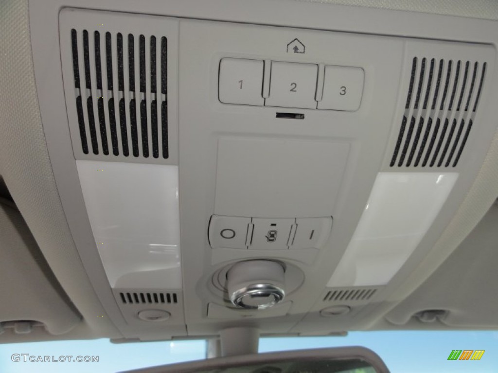 2010 Audi A8 L 4.2 quattro Controls Photo #51208463