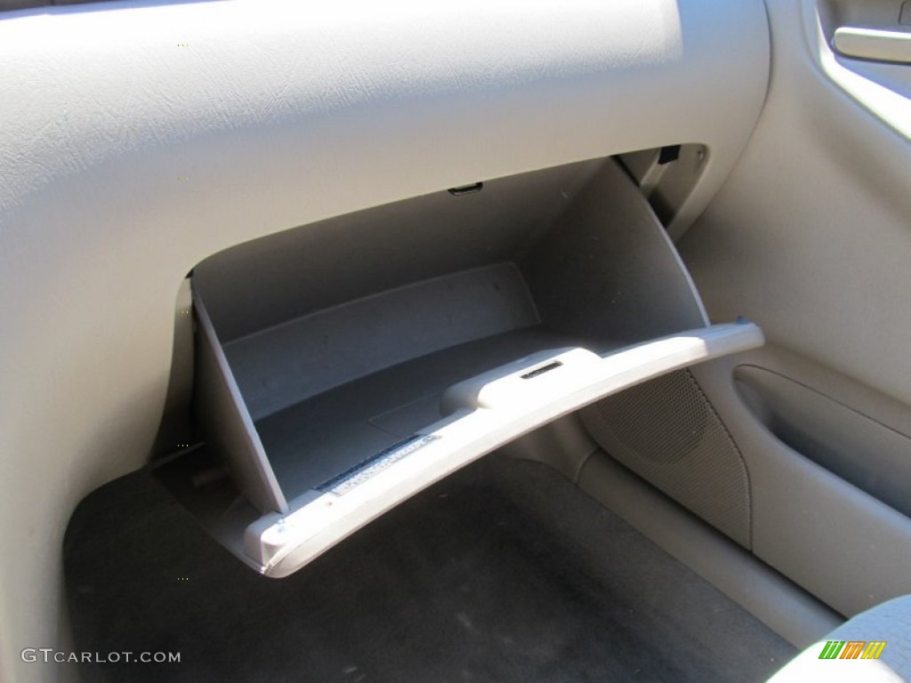 2004 Corolla LE - Impulse Red / Pebble Beige photo #13