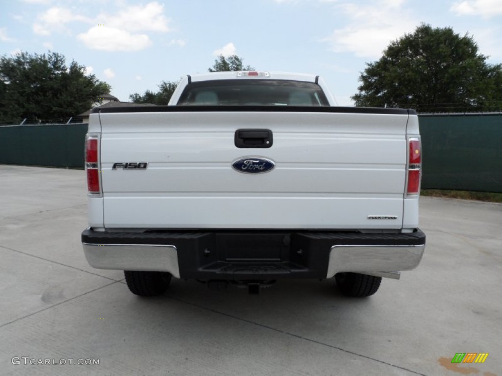 2011 F150 XL SuperCrew 4x4 - Oxford White / Steel Gray photo #4