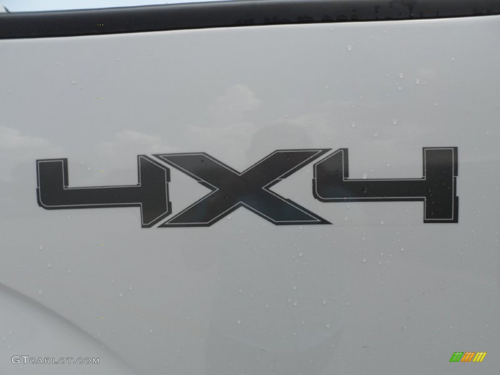 2011 F150 XL SuperCrew 4x4 - Oxford White / Steel Gray photo #15