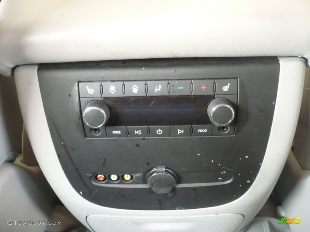 2008 Chevrolet Tahoe LTZ 4x4 Controls Photo #51214943