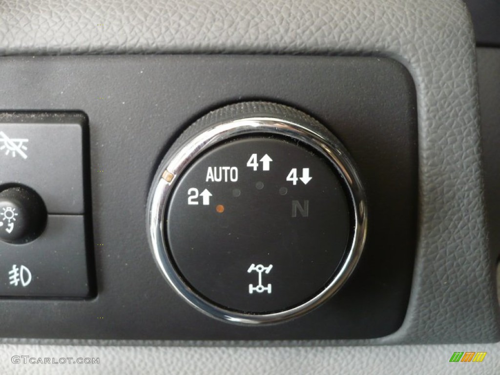2008 Chevrolet Tahoe LTZ 4x4 Controls Photo #51215048