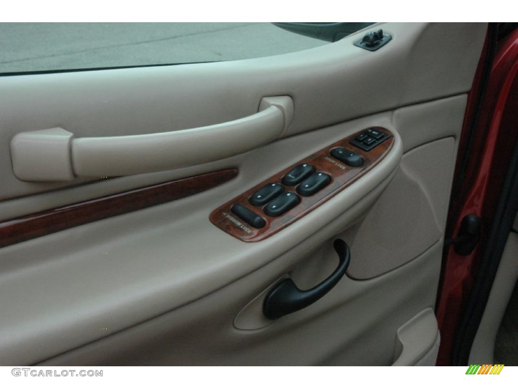 2000 Lincoln Navigator 4x4 Controls Photo #51216626
