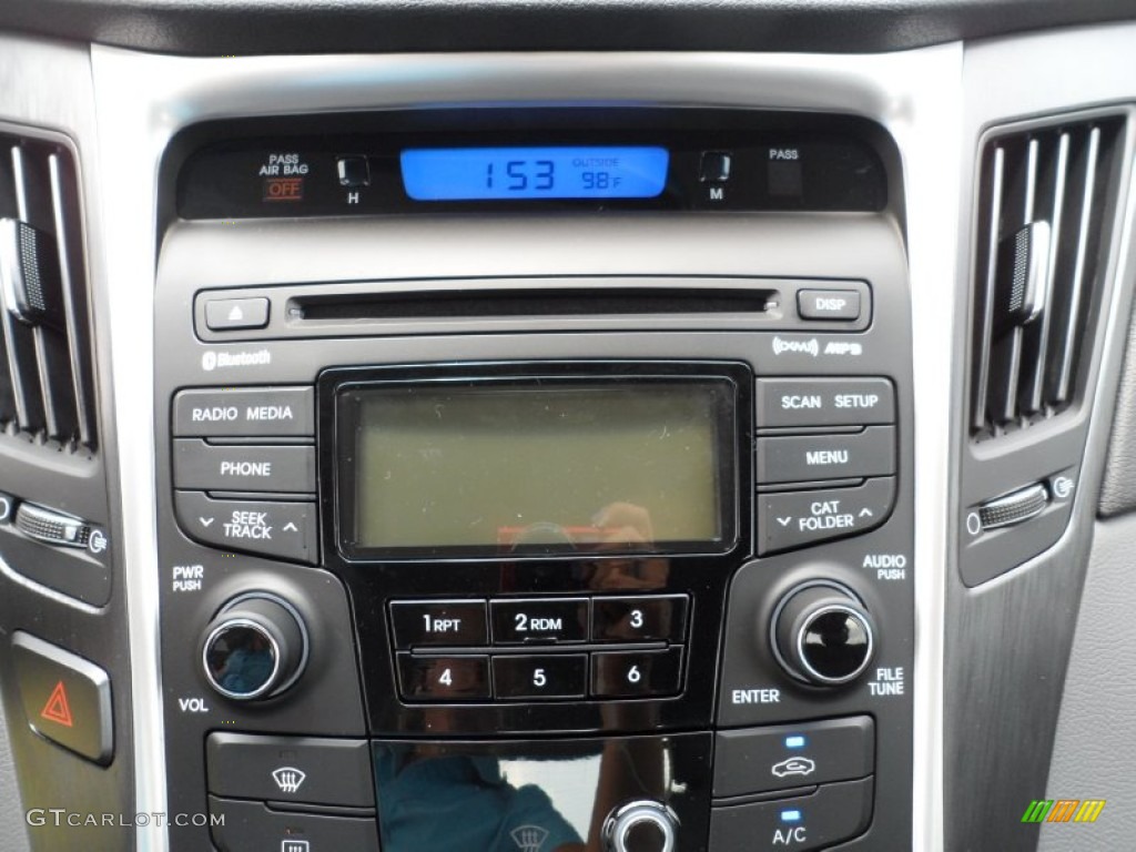 2012 Hyundai Sonata GLS Controls Photo #51216665
