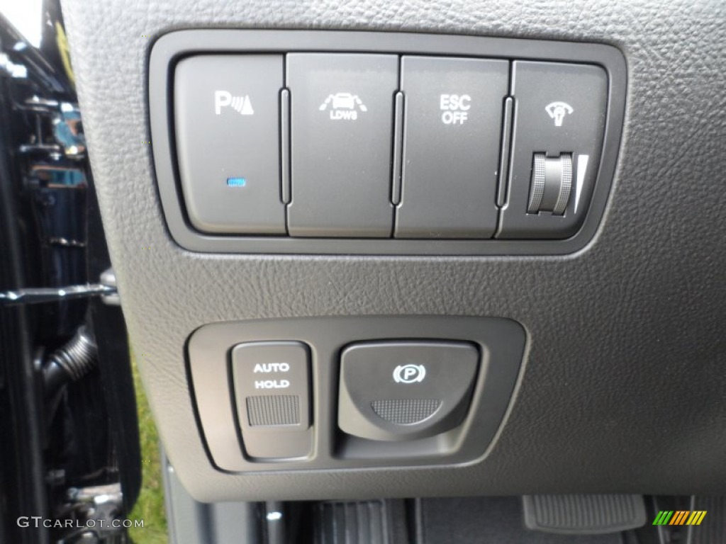 2012 Hyundai Genesis 3.8 Sedan Controls Photo #51218516