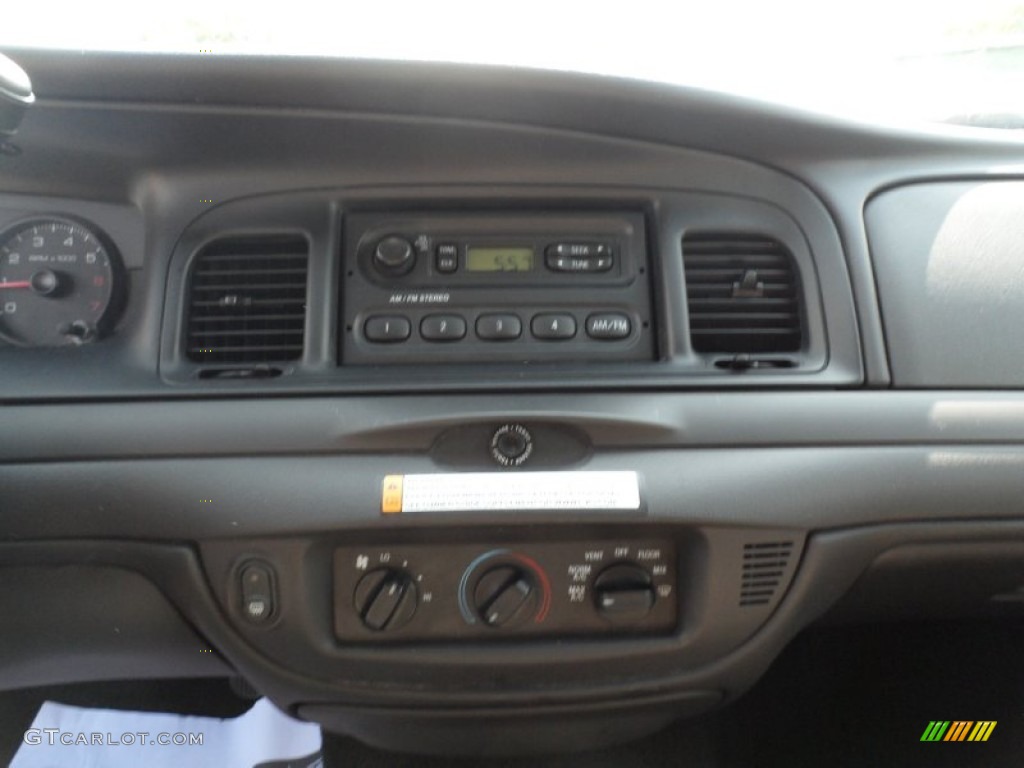 2008 Ford Crown Victoria Police Interceptor Controls Photo #51220550