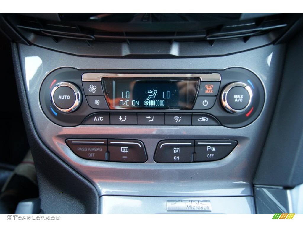 2012 Ford Focus Titanium 5-Door Controls Photo #51225263