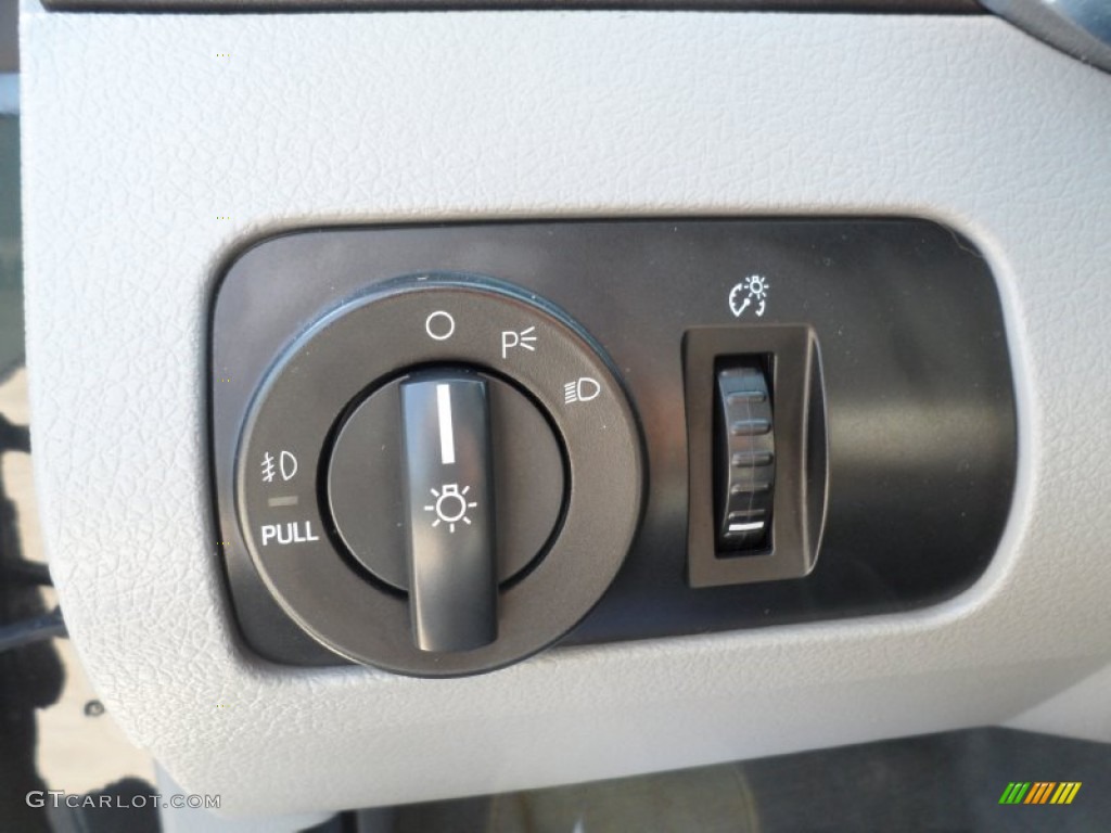 2007 Ford Mustang GT Premium Coupe Controls Photo #51225281