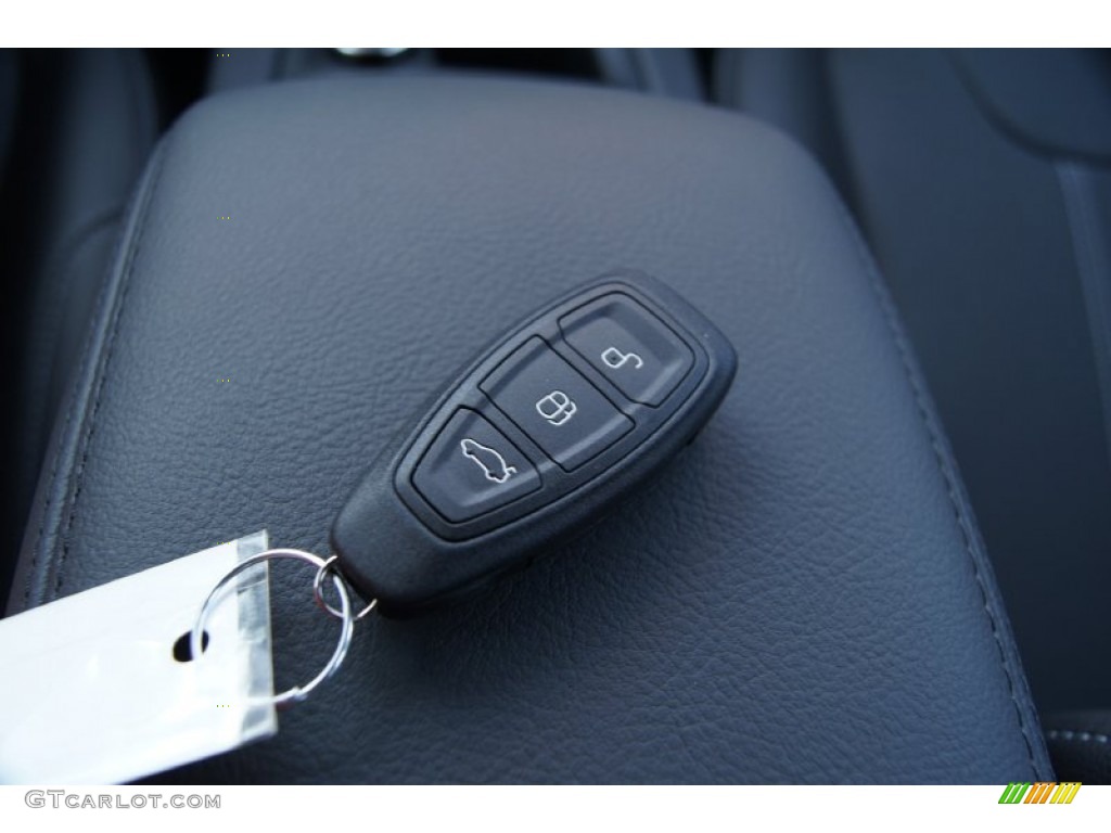2012 Ford Focus Titanium 5-Door Controls Photo #51225344