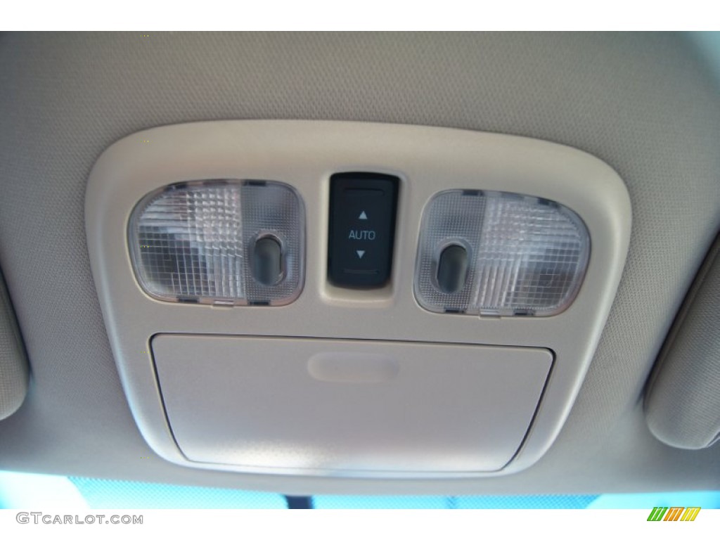 2012 Ford Fusion SE Controls Photo #51225746