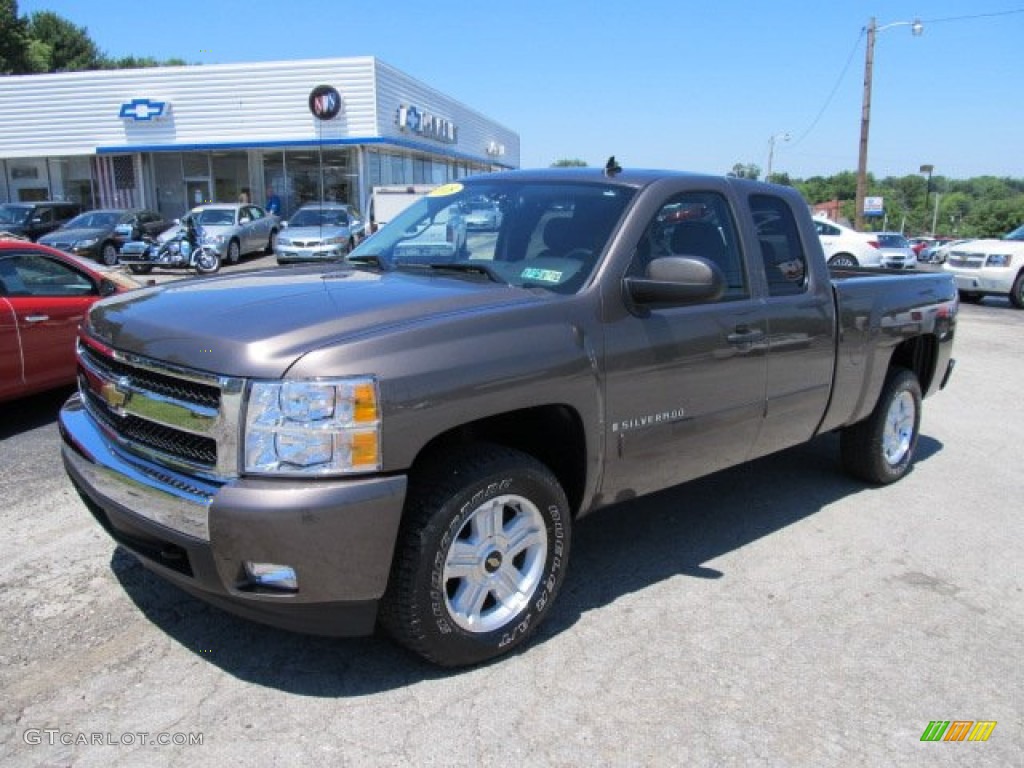 2008 Silverado 1500 LT Extended Cab 4x4 - Desert Brown Metallic / Ebony photo #1