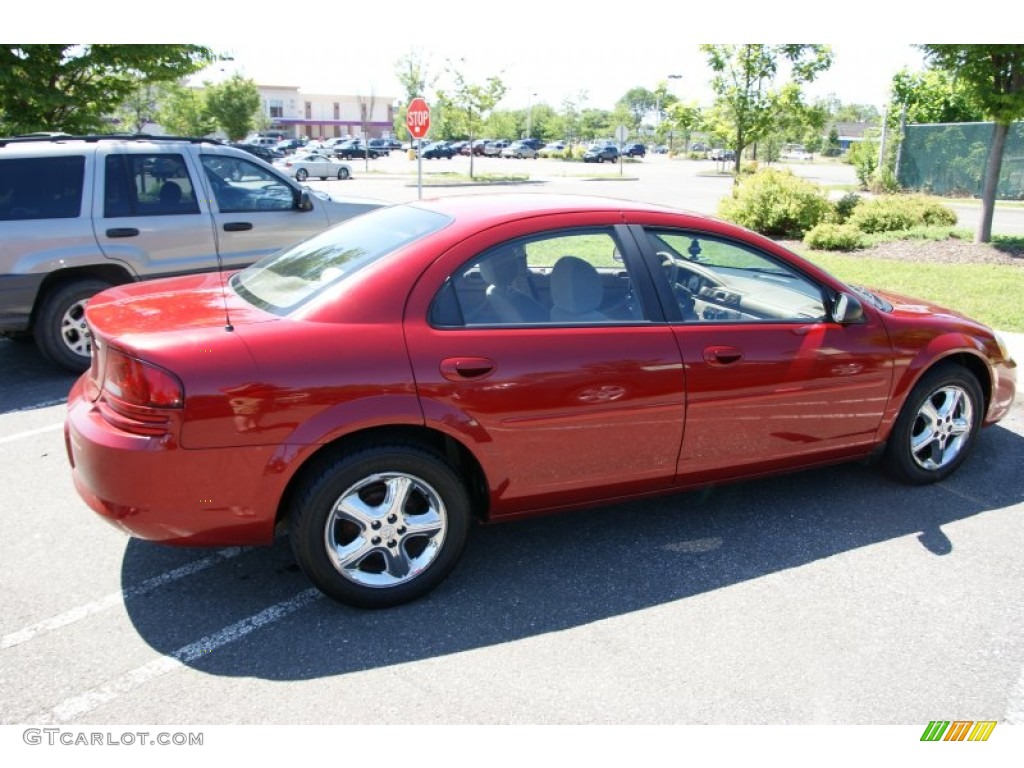2004 Stratus ES Sedan - Inferno Red Pearlcoat / Sandstone photo #4