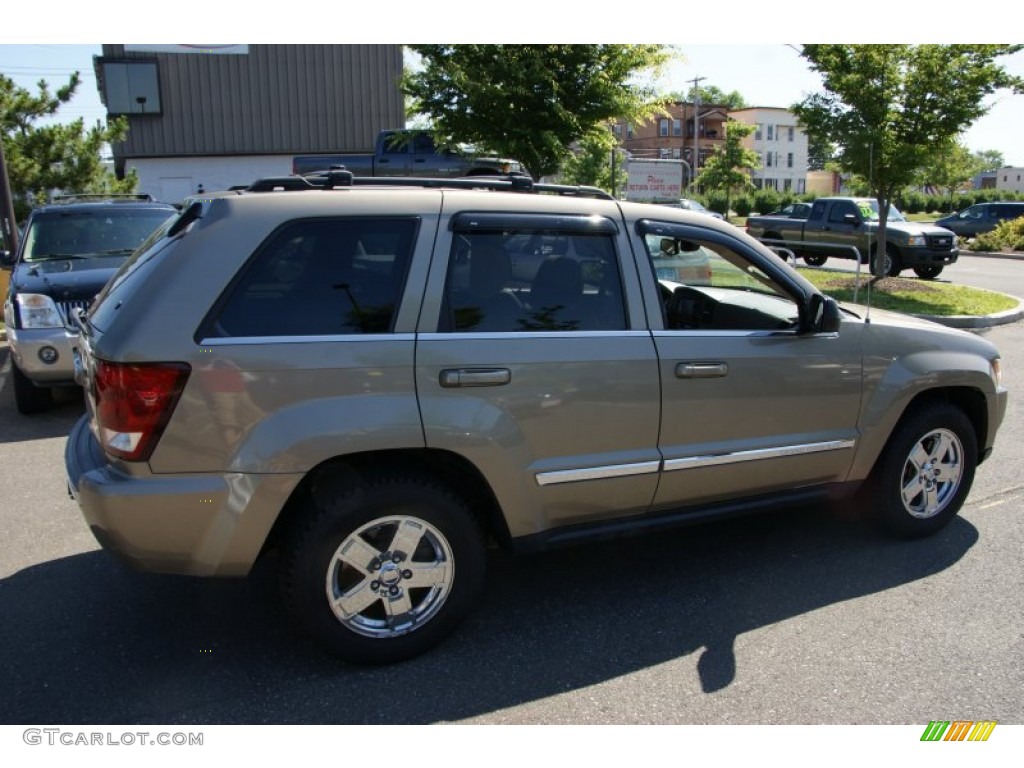 2006 Grand Cherokee Limited 4x4 - Light Khaki Metallic / Khaki photo #4