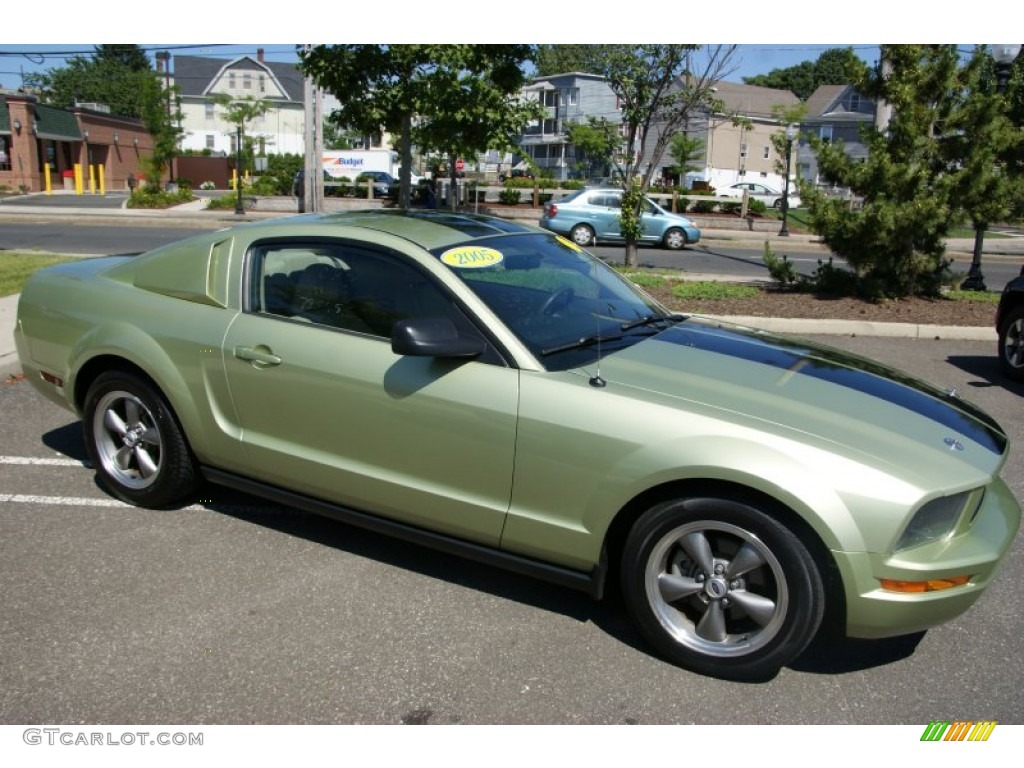 2005 Mustang V6 Premium Coupe - Legend Lime Metallic / Medium Parchment photo #3