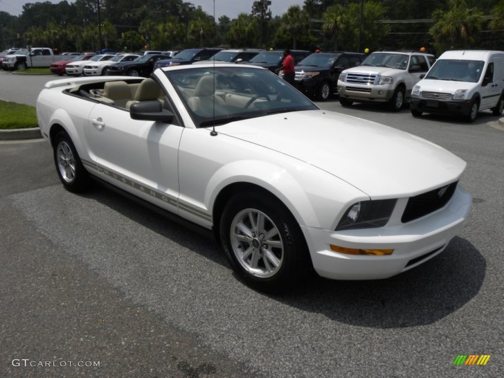 2006 Mustang V6 Premium Convertible - Performance White / Light Parchment photo #27
