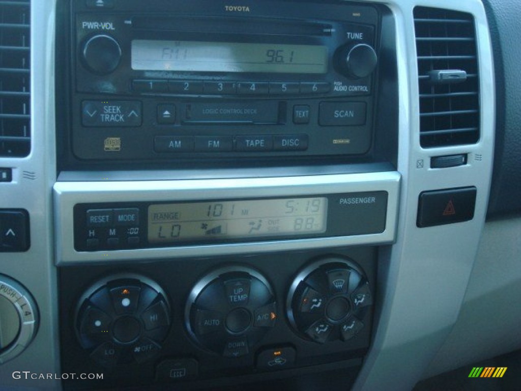 2004 4Runner SR5 4x4 - Natural White / Dark Charcoal photo #14