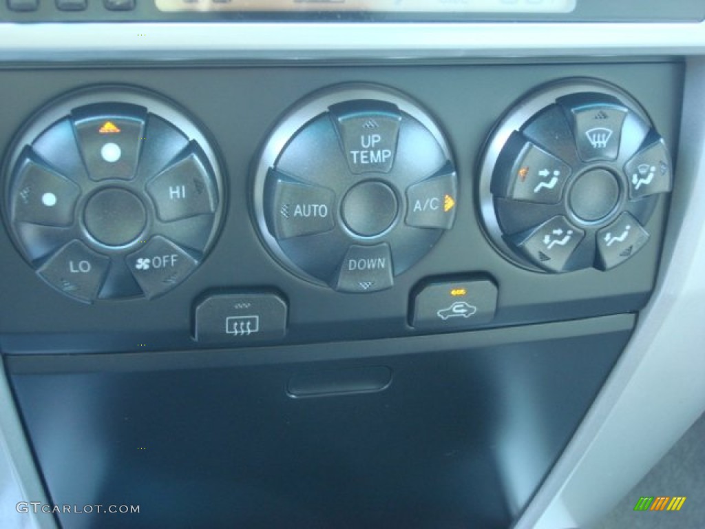 2004 4Runner SR5 4x4 - Natural White / Dark Charcoal photo #15