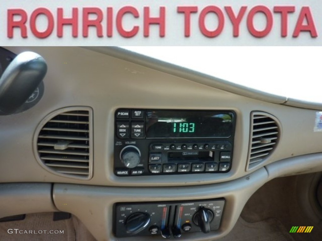 2003 Century Custom - Light Sandrift Metallic / Taupe photo #9