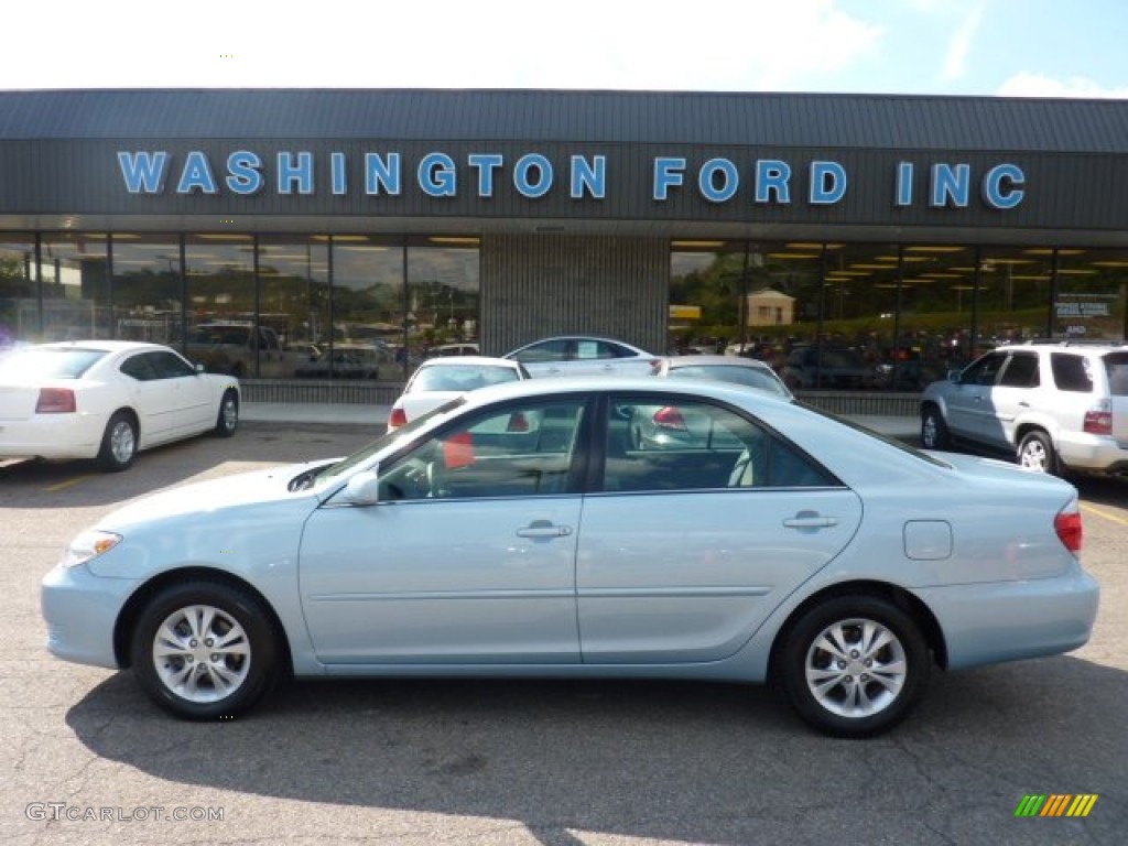 2005 Camry LE V6 - Sky Blue Pearl / Gray photo #1
