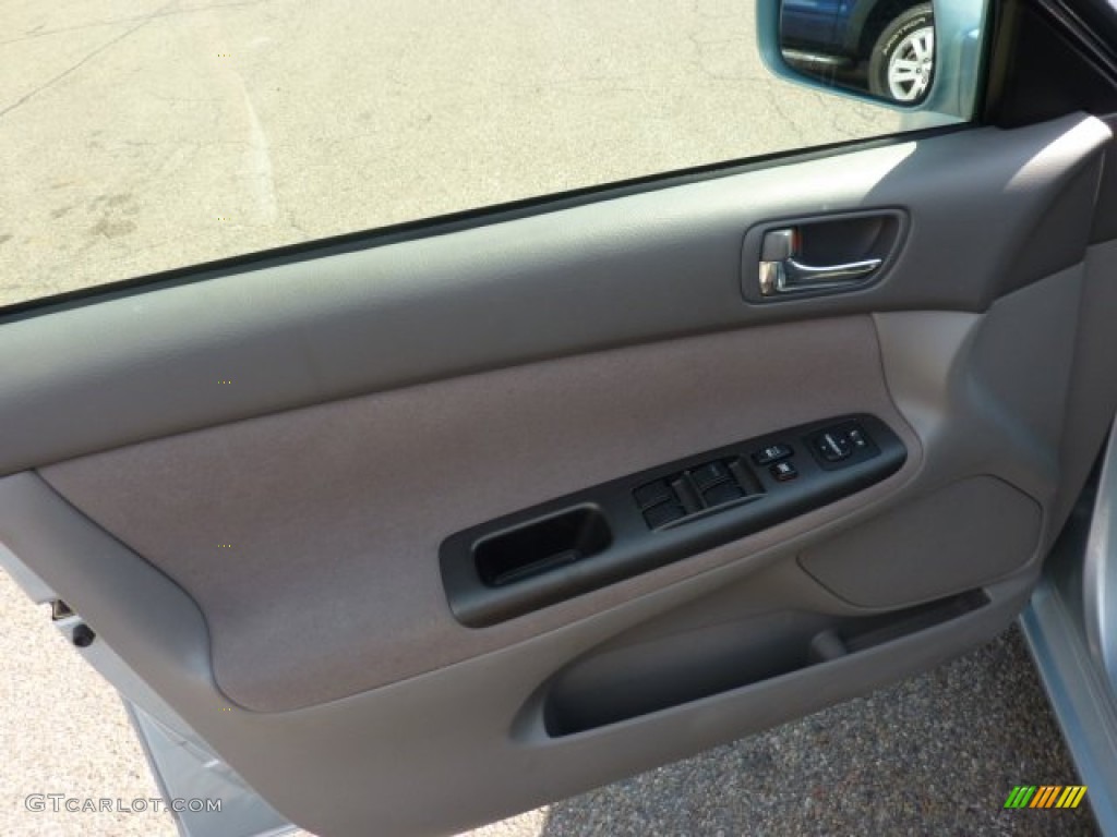 2005 Camry LE V6 - Sky Blue Pearl / Gray photo #14