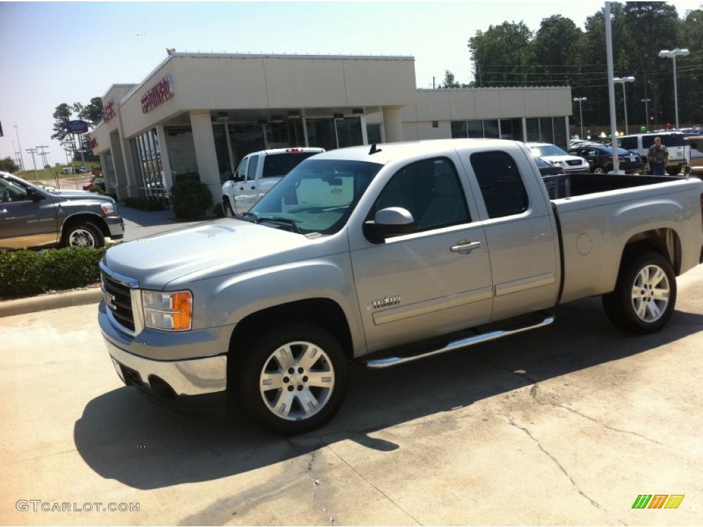 Silver Birch Metallic GMC Sierra 1500