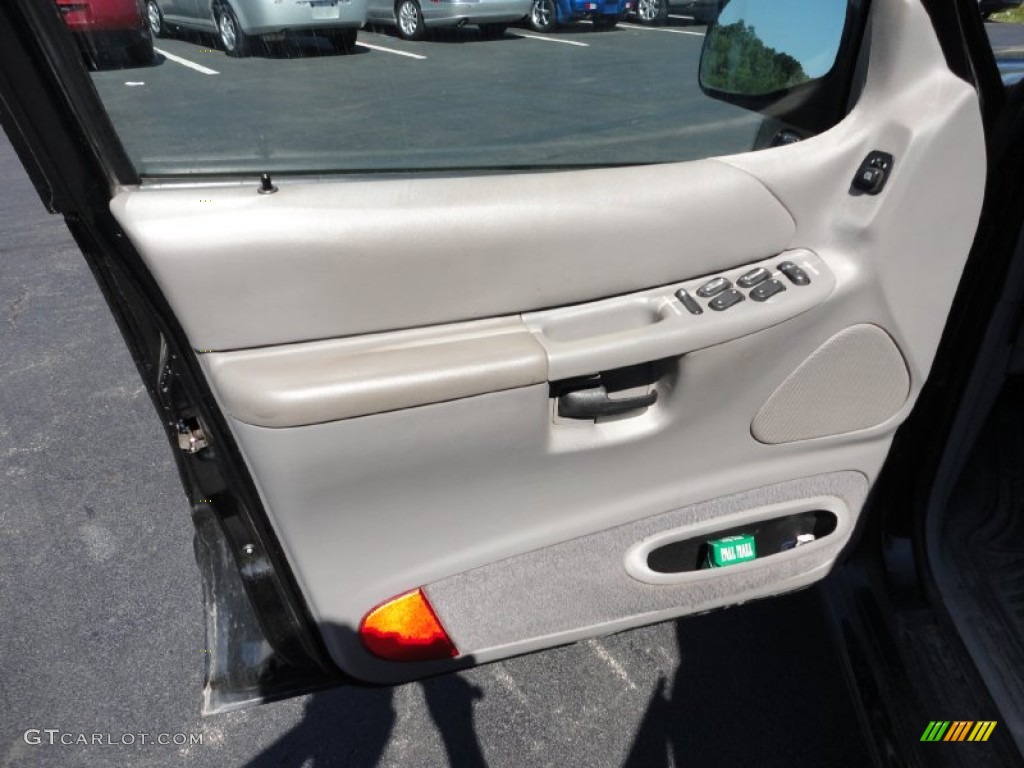 1999 Ford Explorer XLT 4x4 Medium Graphite Grey Door Panel Photo #51243412